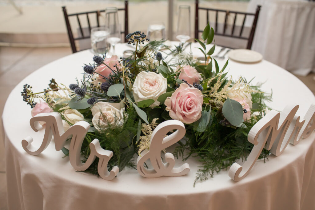 Eagle Mountain House Bridal Table at a Wedding